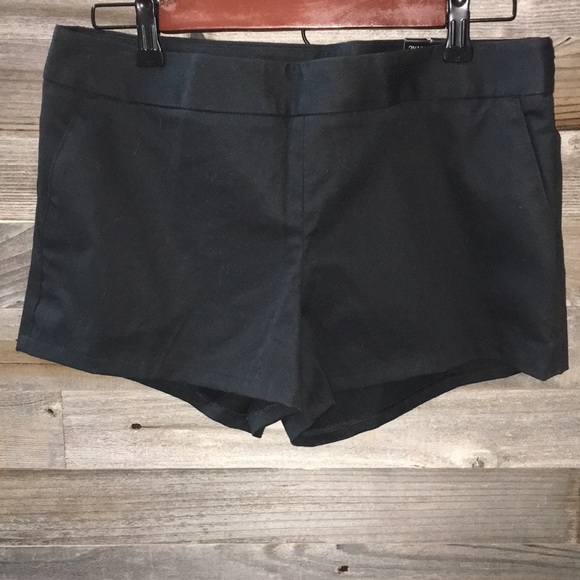Express Pants - NWT Express black shorts size 8